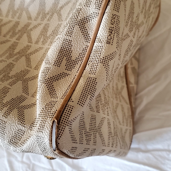 Michael Kors Satchel - Picture 13 of 16